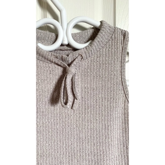 Grey Ribbed Crop Top • Size S - Picture 3 of 4